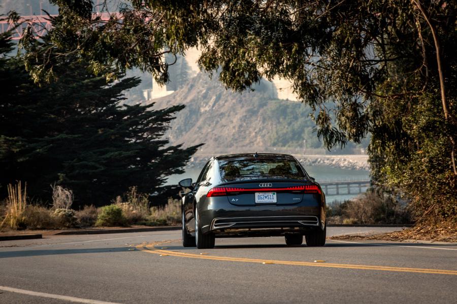  Audi A7 Sportback 3.0 TFSI Quattro 2018 года  (NA) (фото 14 из 39)